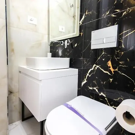 N Center By Noshi Hotel