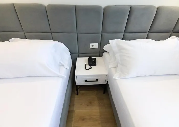 N Center By Noshi فندق تيرانا