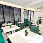 N Center By Noshi 4* טיראנה
