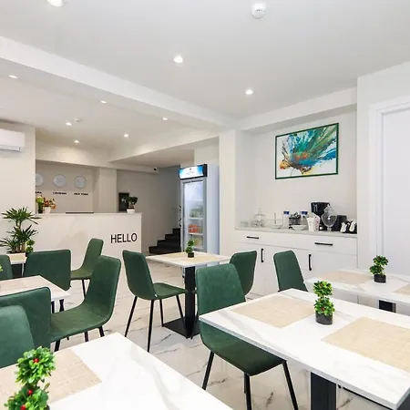 Hotel N Center By Noshi Tirana