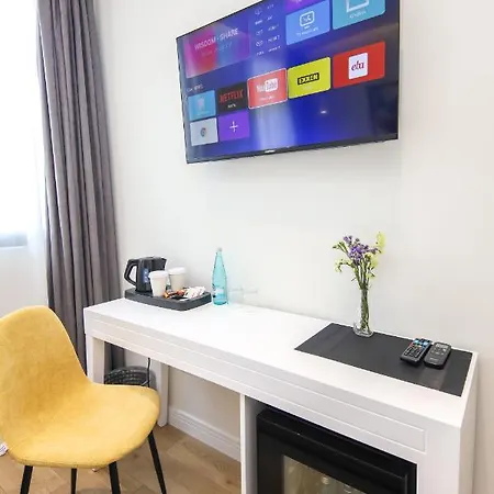 Hotel N Center By Noshi Tirana