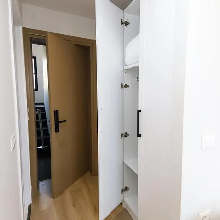 N Center By Noshi Tirana