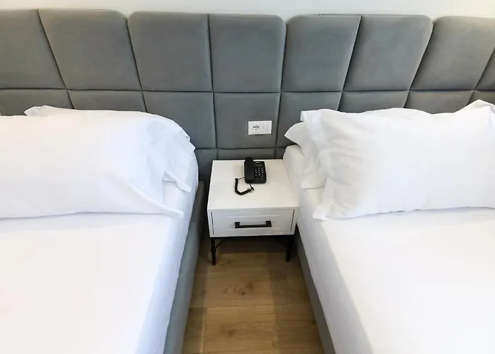 N Center By Noshi 4* 티라나